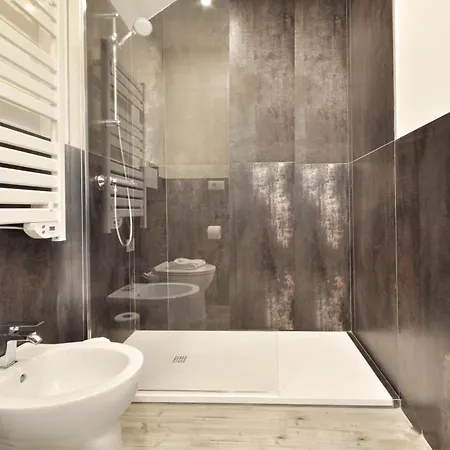 Ihost - Adriatico 6 * Milán