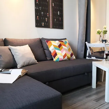 Ihost - Adriatico 6 * Milán